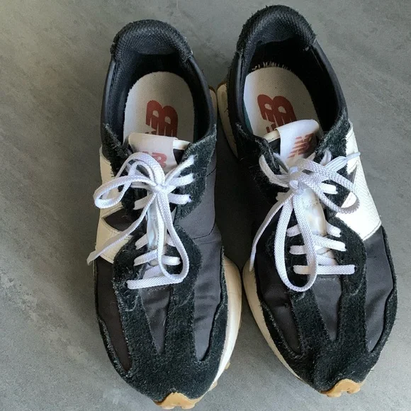 New Balance 327 size 7 1/2 sneakers - Picture 1 of 9